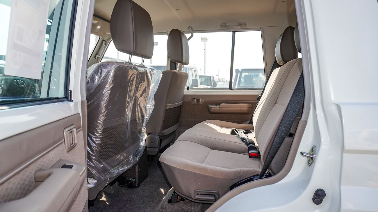 Toyota Land Cruiser 70 4.5L V8 Diesel M/T