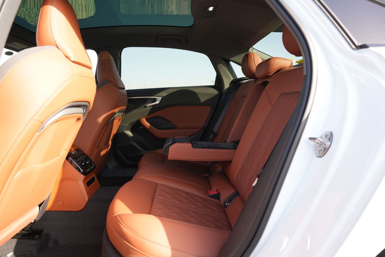 Audi A5 2025 AUDI A5L S-Line 2.0T I4 FWD 0Km