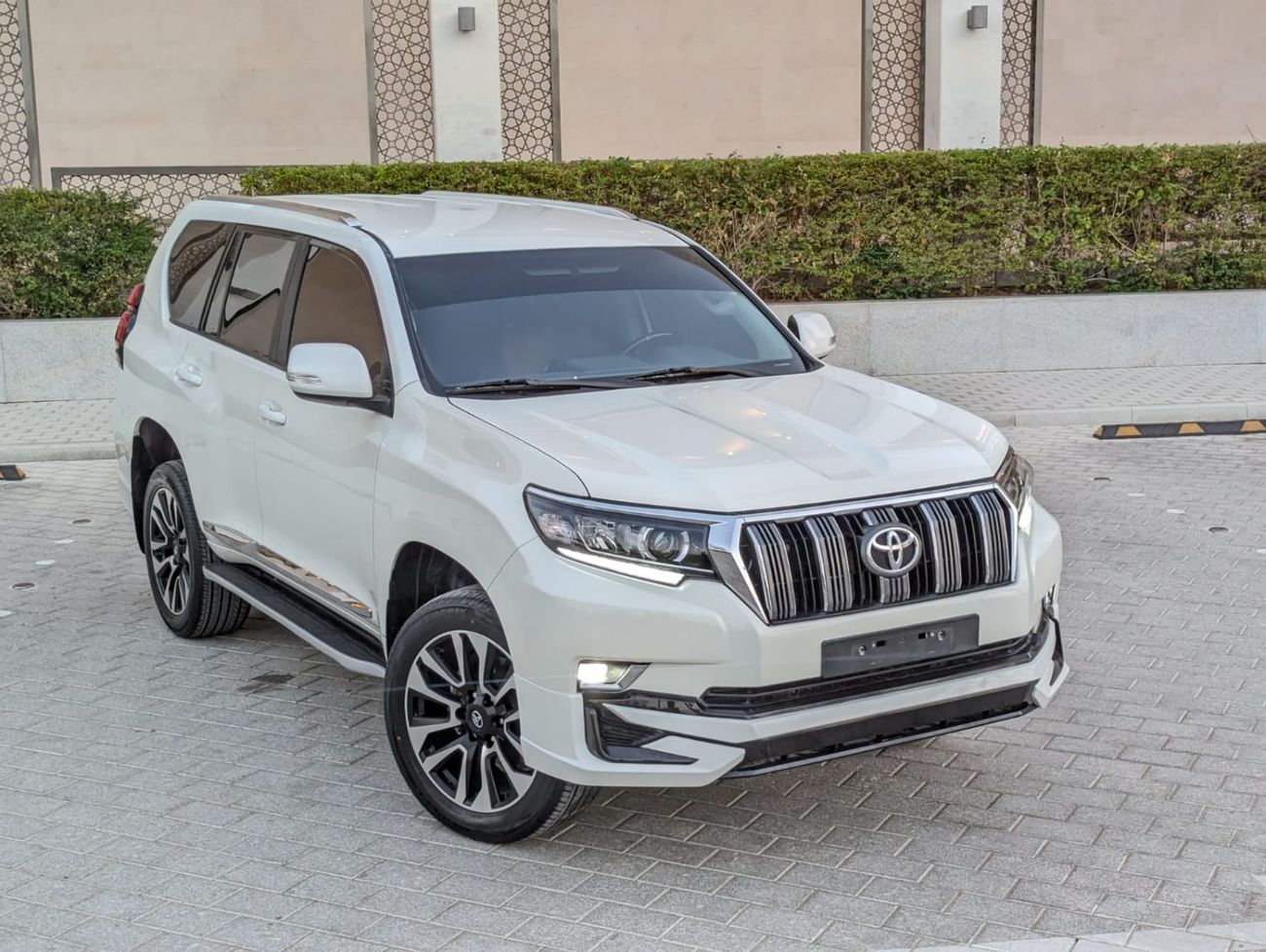 تويوتا برادو Toyota Prado 2018 diesel white LHD 7 seats automatic gear