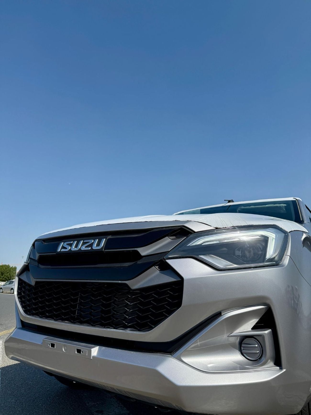 إيسوزو D ماكس ISUZZ -D-MAX - SiNGLE CAB - 4x2 - 1.9L - DiESEL - SiLVER