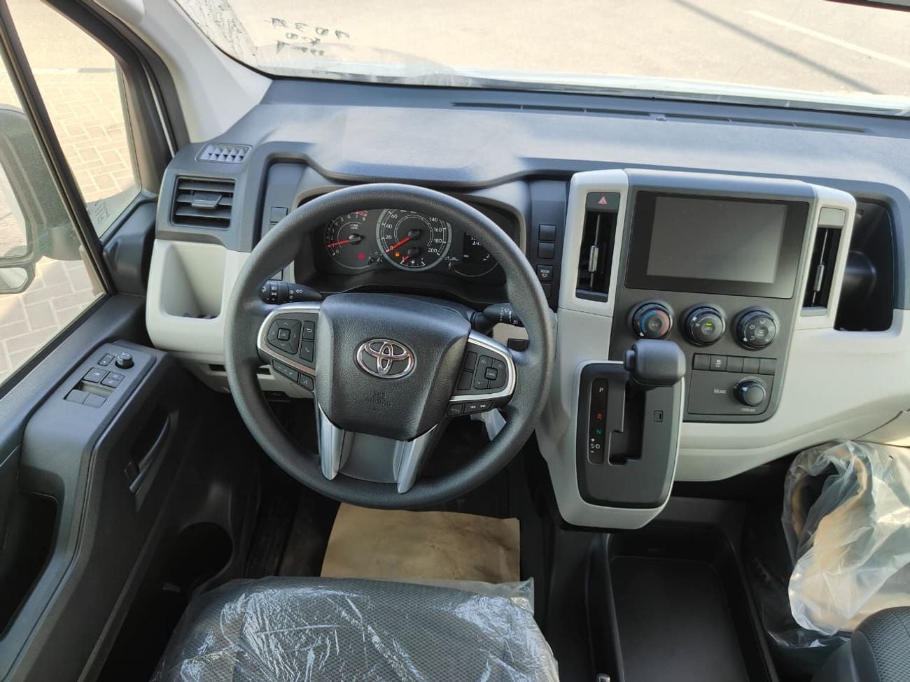تويوتا هاياس GL 2026 Toyota Hiace 13-Seater High-Roof Full-Option 3.5L V6 Petrol A/T RWD Export Only