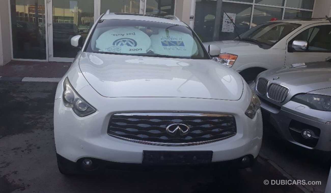 Infiniti FX35 2009 Gulf Specs Full options clean car 5 camera