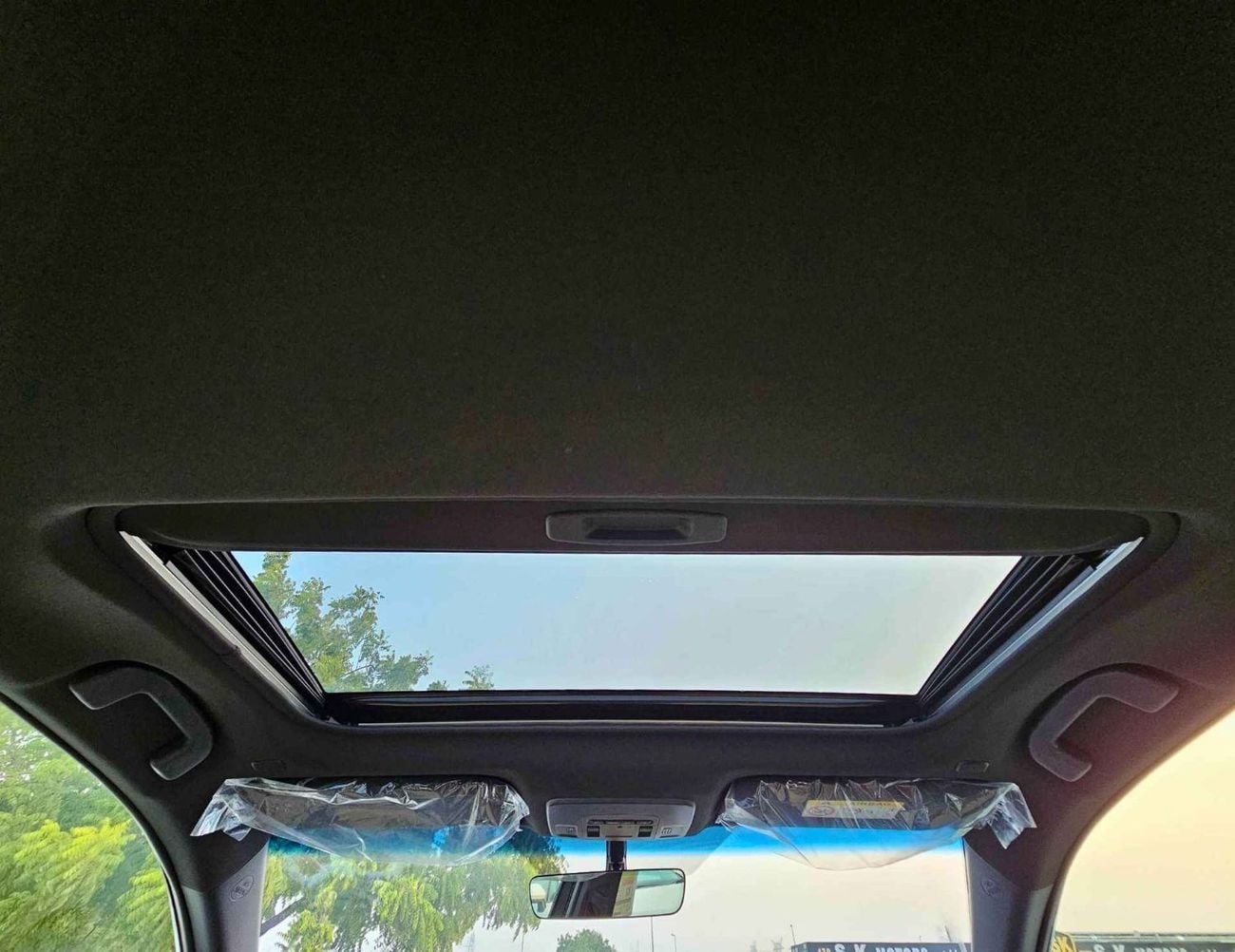 تويوتا كامري LE / 2.5L V4 PETROL / PUSH START / DVD CAMERA / SUNROOF (CODE # CPTLE)