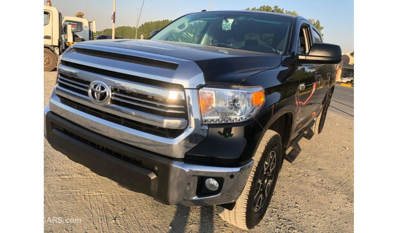 Toyota Tundra 2017 FULL Option 5.7L with Sunroof