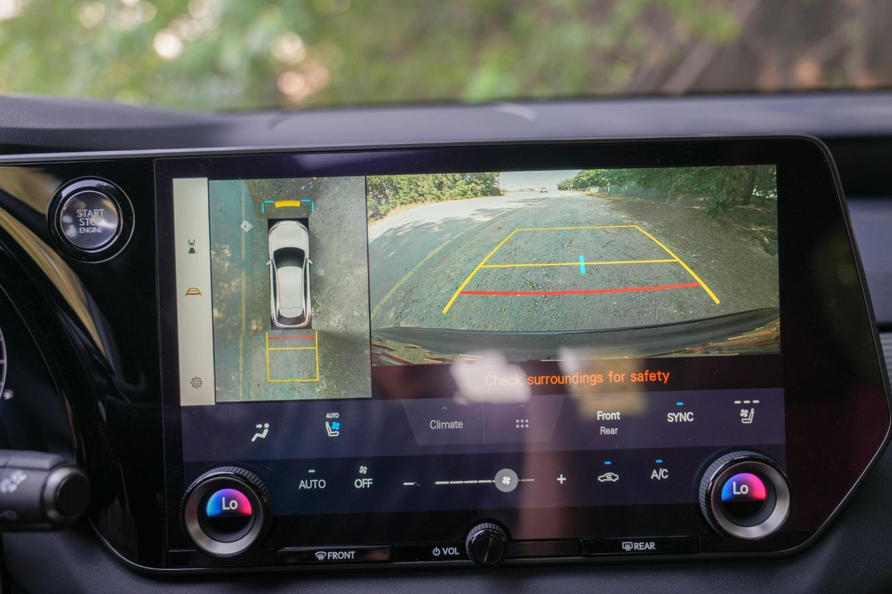 Lexus RX350 2025  LEXUS RX350 F SPORT WHITE/MAROON