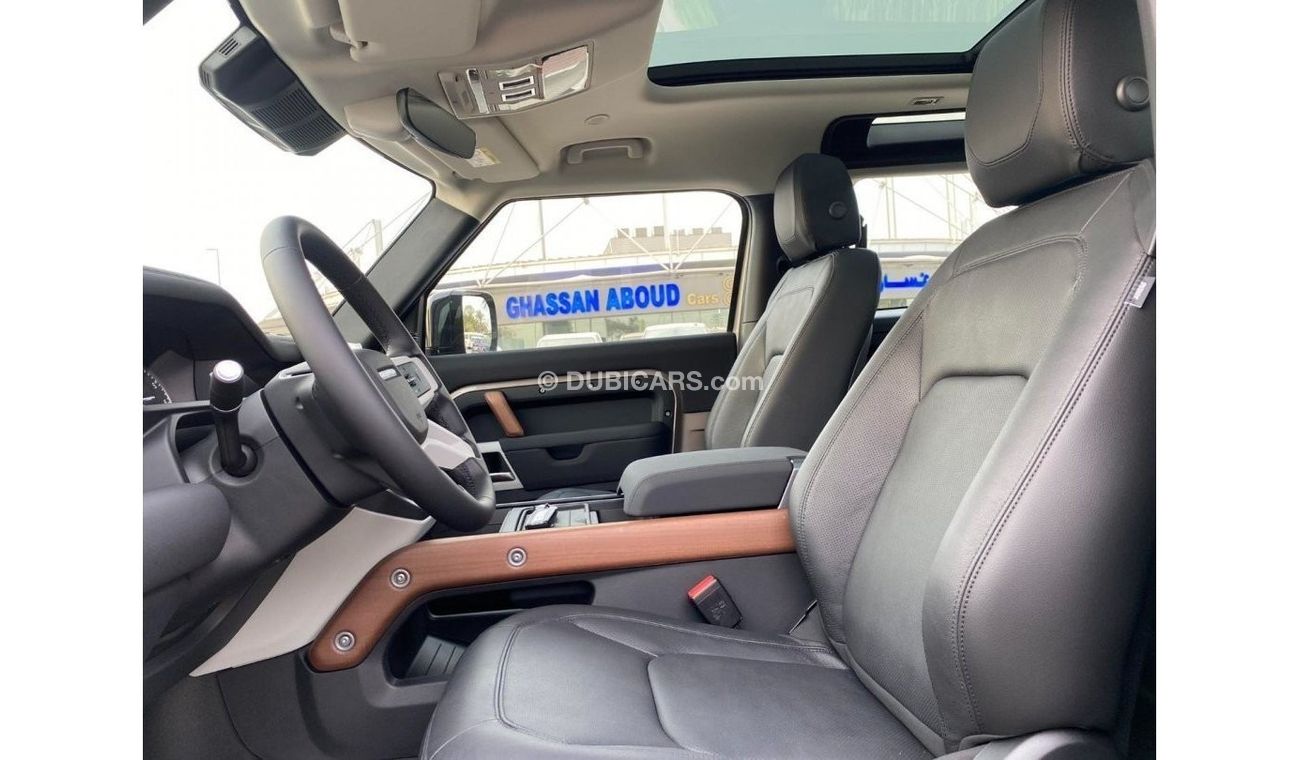 Land Rover Defender GCC SPE C UNDER WARRANTY AND SERVICE