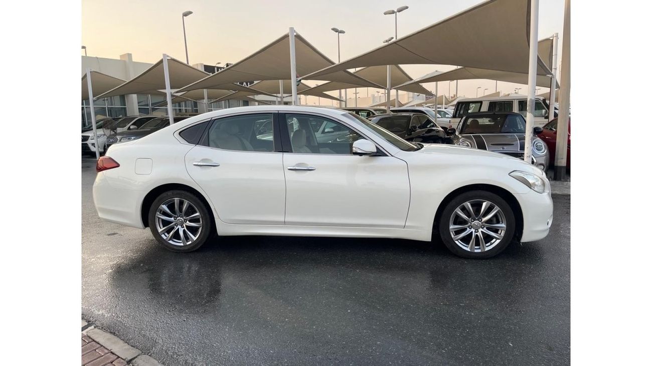 إنفينيتي Q70 لاكجري