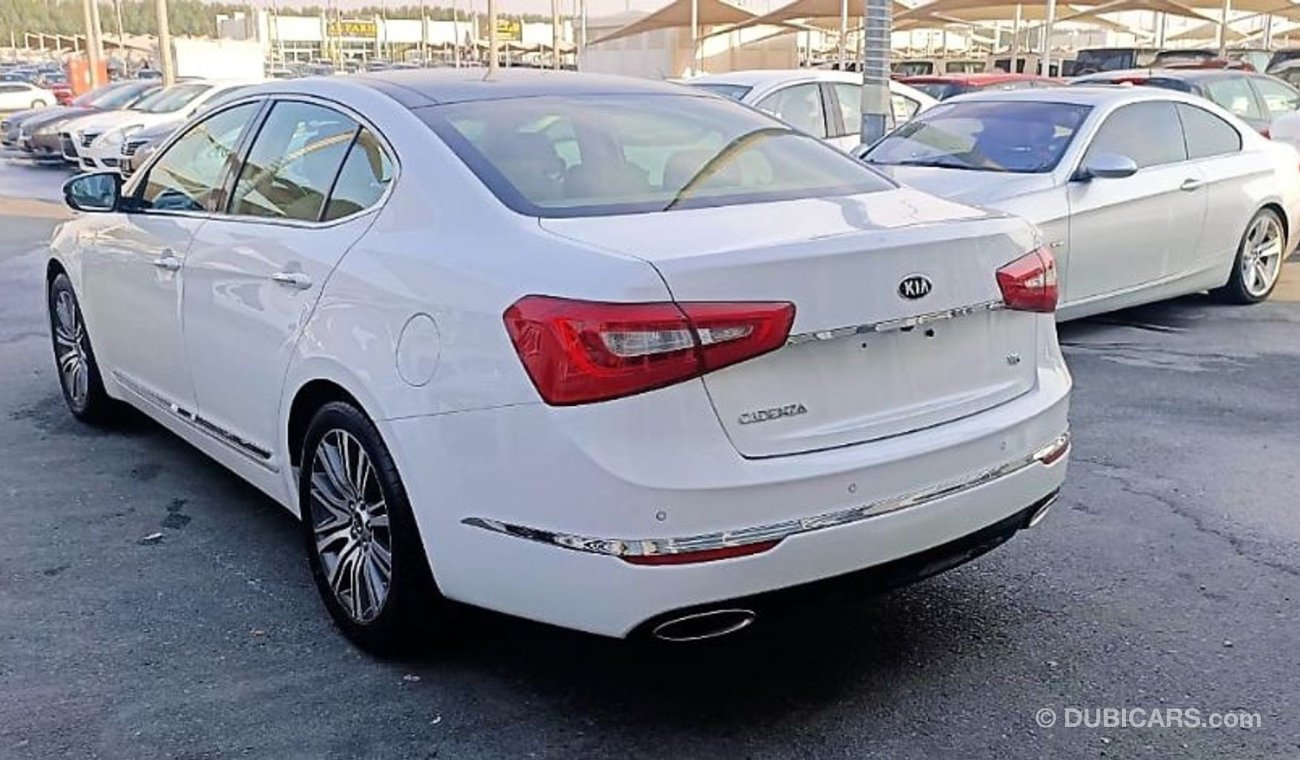 Kia Cadenza ACCIDENTS FREE - 2 KEYS - CAR IS IN PERFECT CONDITION INSIDE OUT