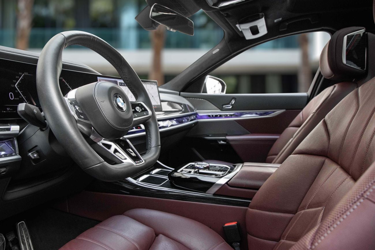 بي أم دبليو 735i 735i | 4,700 P.M | 0% Downpayment | BMW WARRANTY+SERVICE 2028 | ONE OWNER