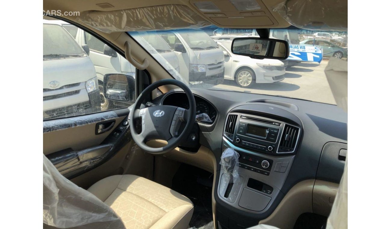 Hyundai H-1 Seats 12