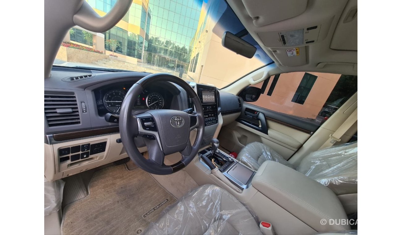 Toyota Land Cruiser Toyota Land Cruiser 2019 GCC full option in good condition