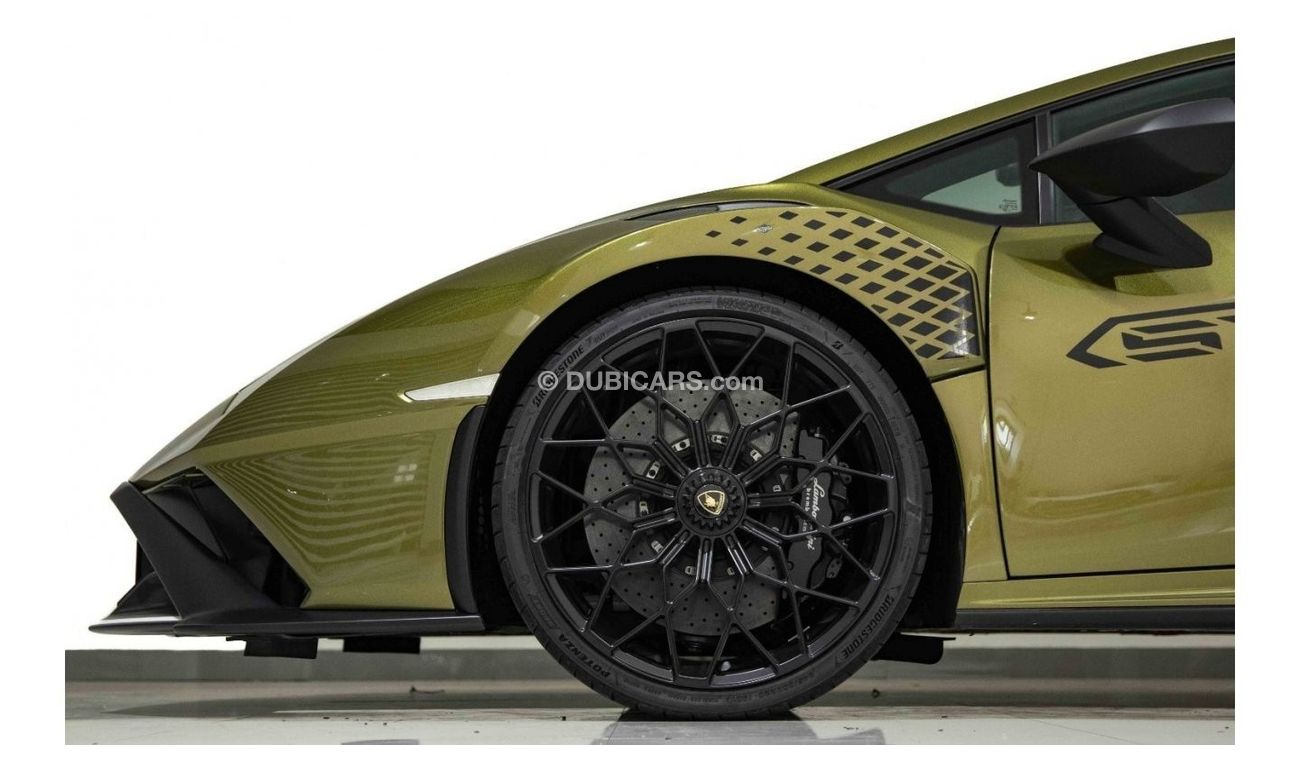 Used Huracan STO GCC Spec With Warranty and Service