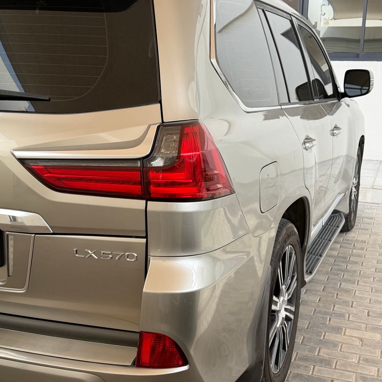 Lexus LX570 PLATINUM