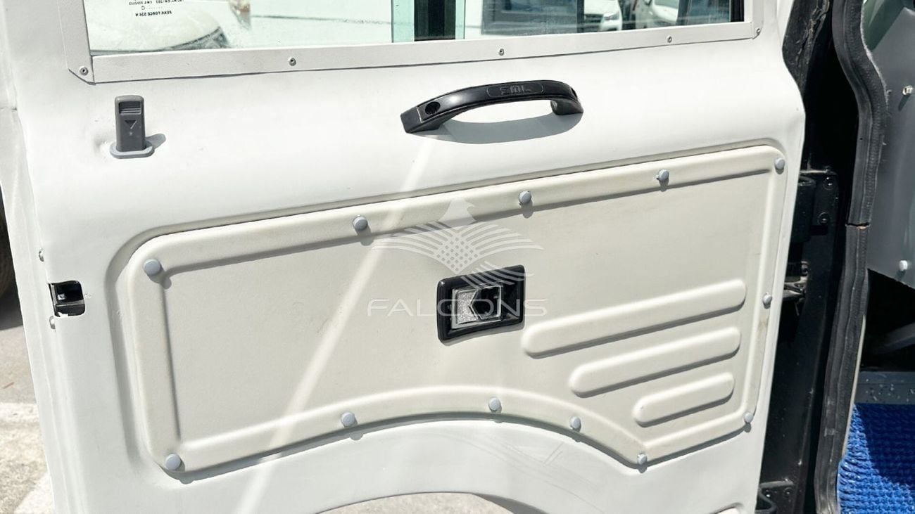 إس إم إل إيسوزو S7 بس SML ISUZU S7 Bus 3455cc 35 SEATER AC DOUBLE DOOR 4x2 LHD Diesel MT