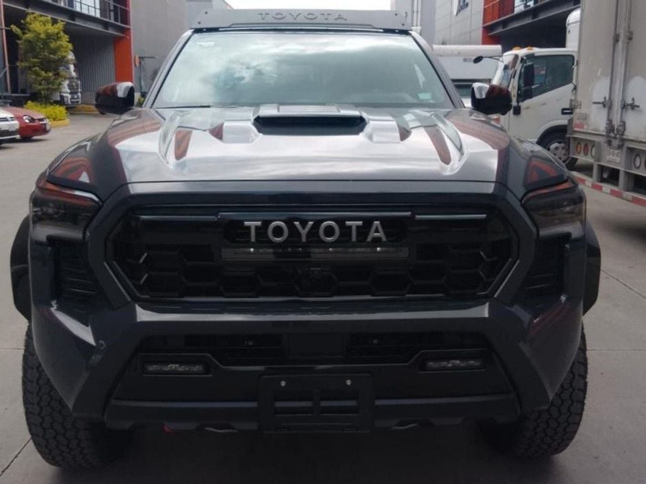 Toyota Tacoma TRD PRO 2.4L 4X4 i-FORCE MAX PETROL HYBRID