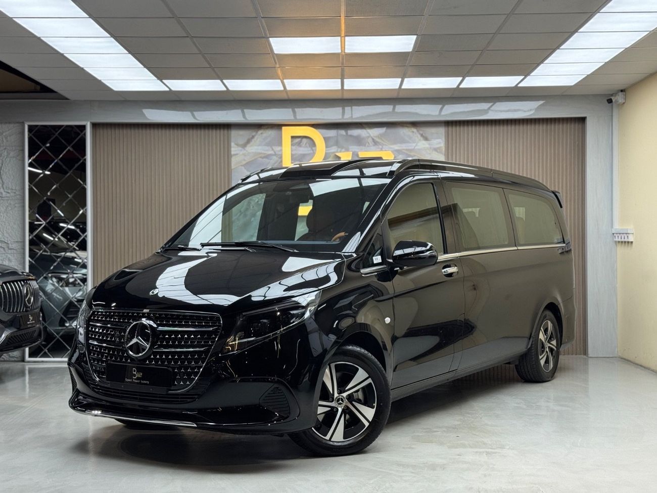 مرسيدس بنز V 300