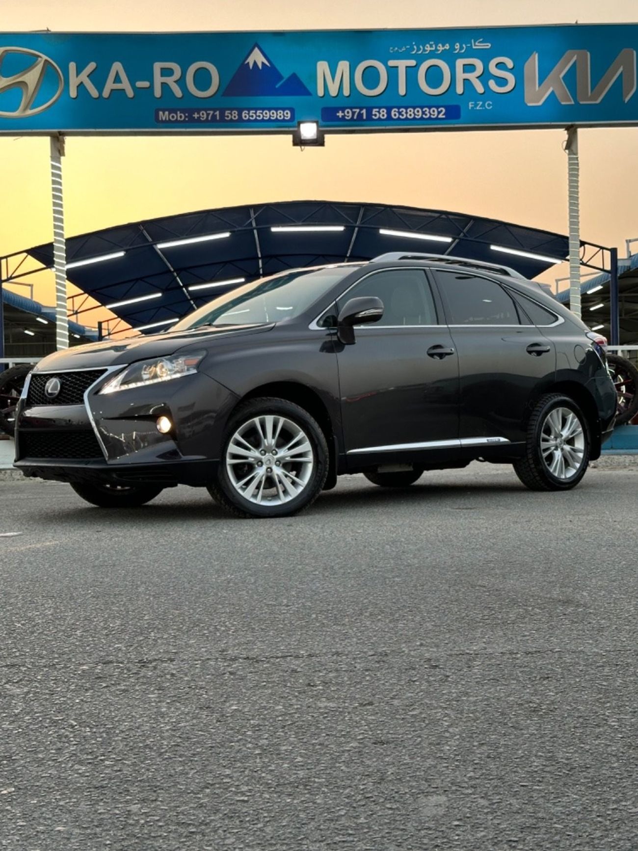 Lexus RX450hL Lexus RX 450 hybrid with 3.5 engine in excellent condition full floor Nice in a beautiful color.