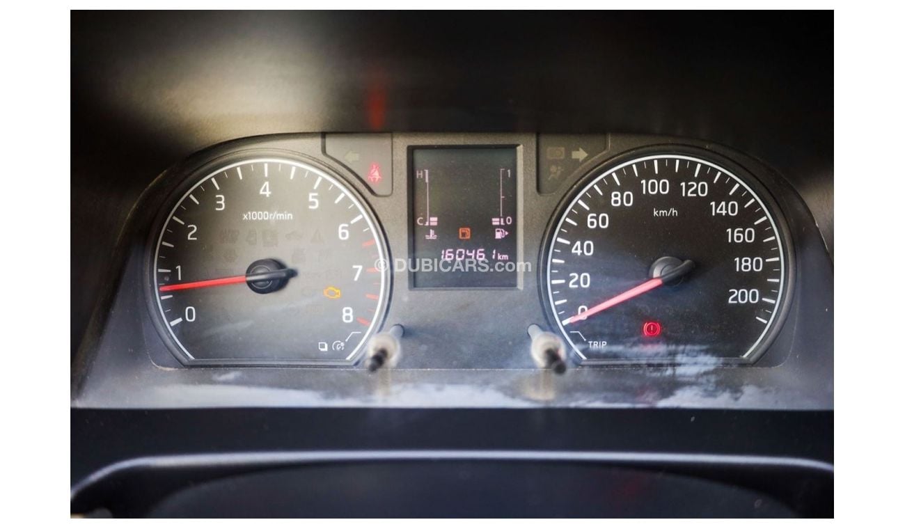 نيسان أورفان لوحة فان  سقف عالي 2015 NV350 2.5L RWD Petrol M/T - Chiller Van - GCC Specs - Ready to Drive