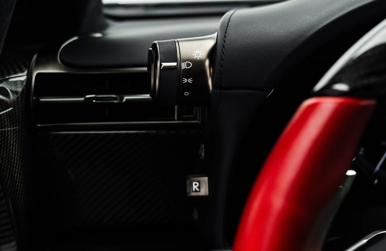 لكزس LFA 4.8L V10 Naturally Aspirated Engine