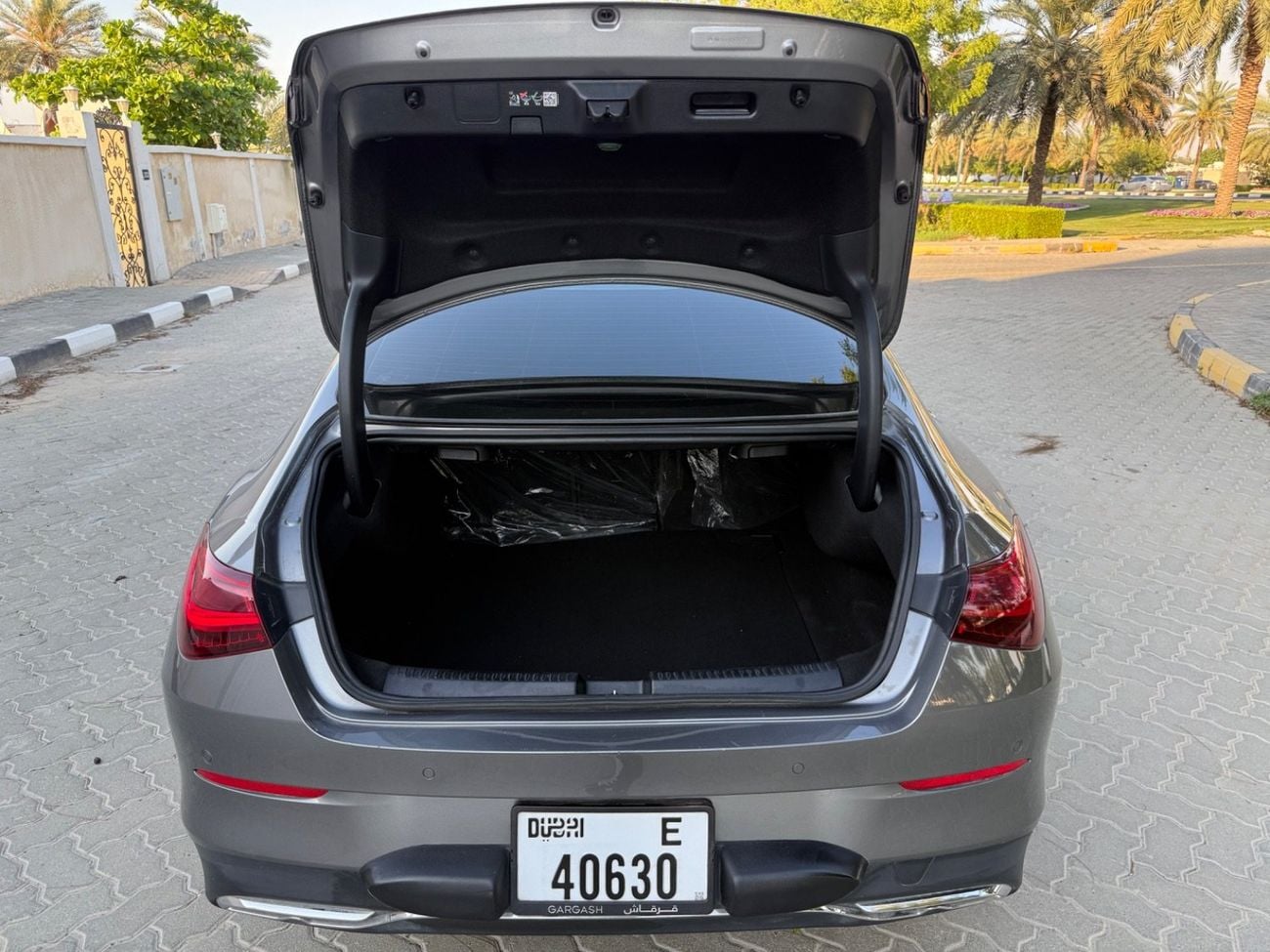 مرسيدس بنز CLA 250 Premium + 2.0L