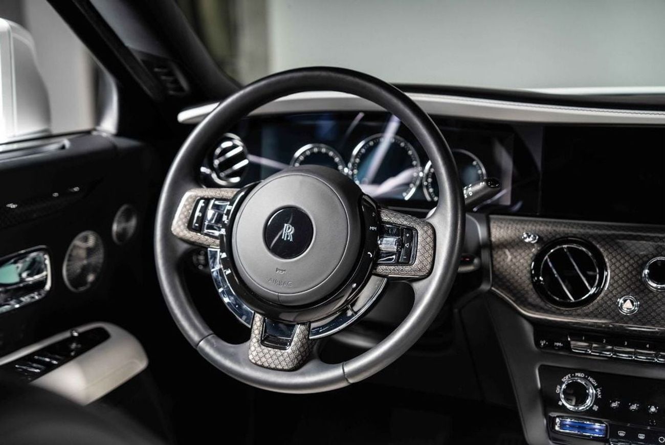 رولز رويس جوست 2022-ROLLS ROYCE GHOST BLACK BADGE-GCC -FULL AGMC HISTORY-SERVICE CONTRACT AND WARRANTY TILL JAN2026