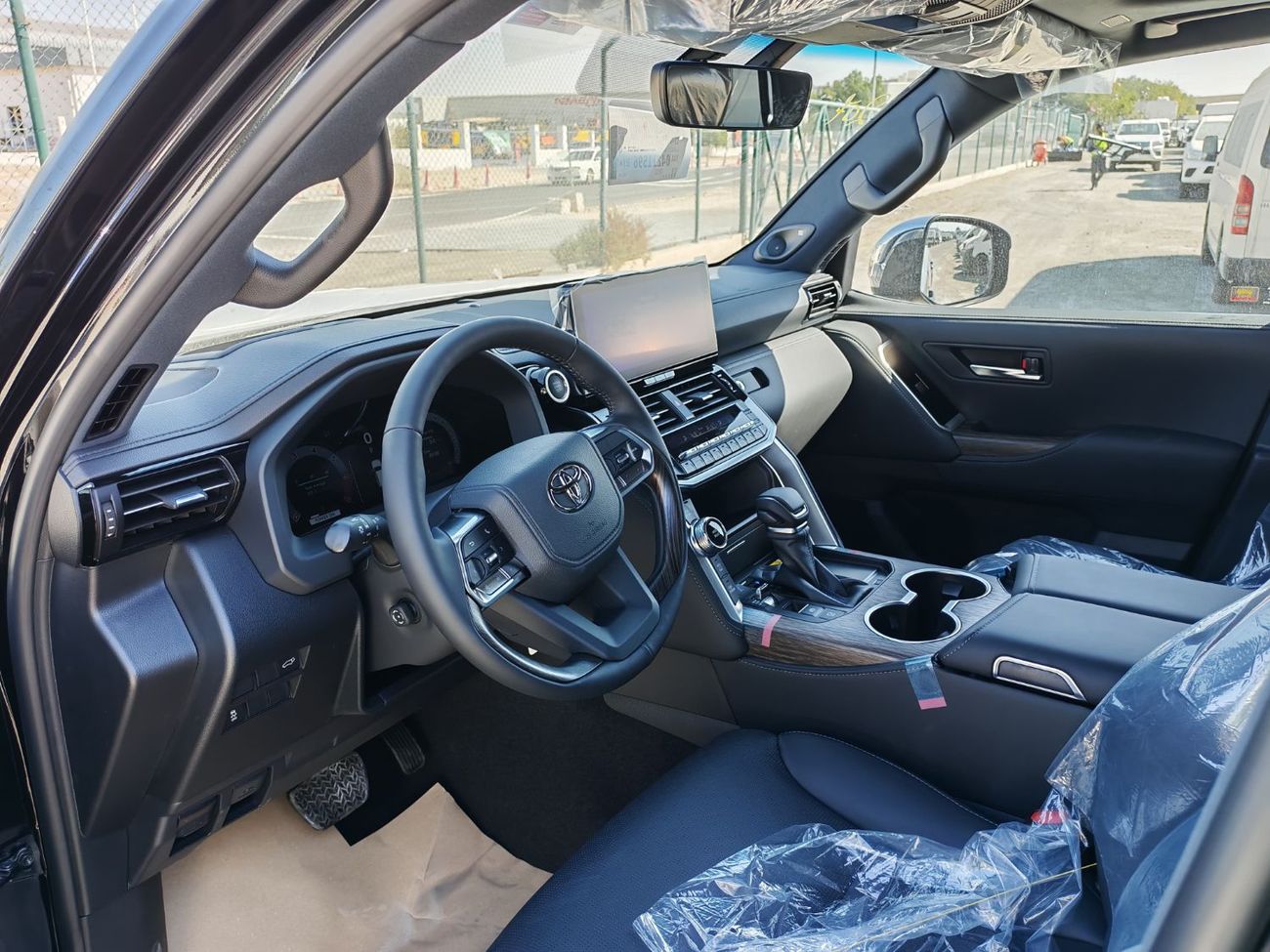 Toyota Land Cruiser 2026 Toyota Land Cruiser LC300 VXR 3.5L V6 Twin Turbo Petrol A/T 4WD Only For Africa