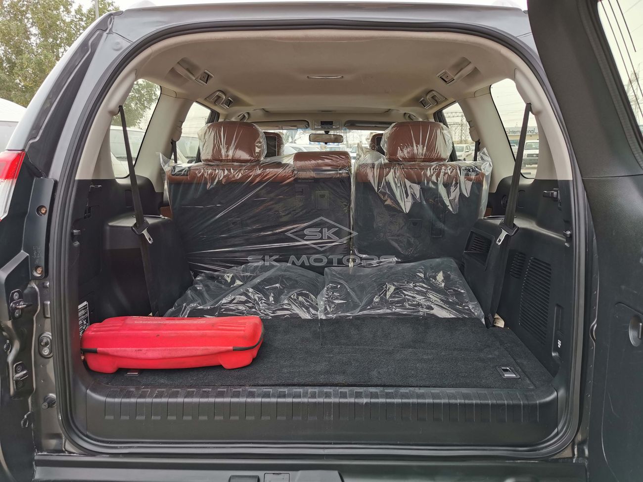 تويوتا برادو VXR, 2.7L Petrol, Alloy Rims, Leather Seats, DVD, Rear Camera, Sunroof, Rear A/C (LOT #215)