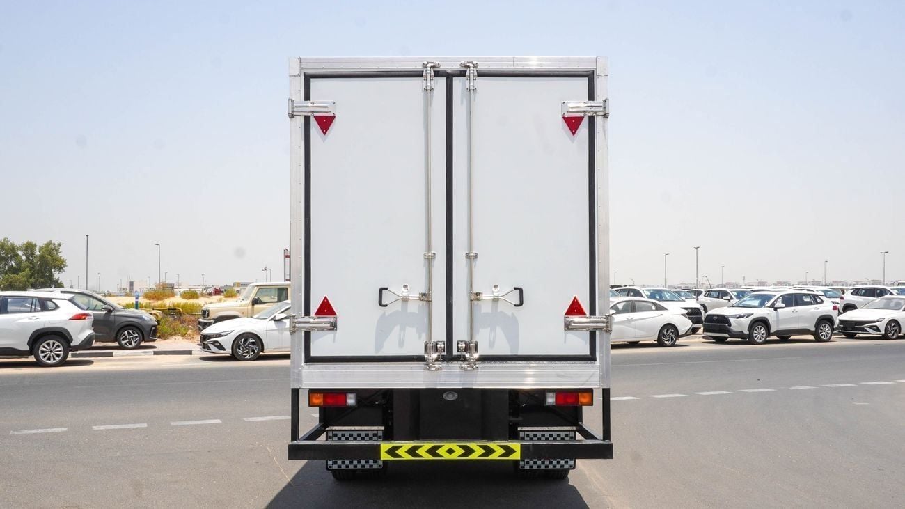 ميتسوبيشي كانتر فان Brand New Mitsubishi Canter DryBox 2025 Export 4.2L 2WD|Diesel|White/Black|CANTERCHASSIS-100-25|