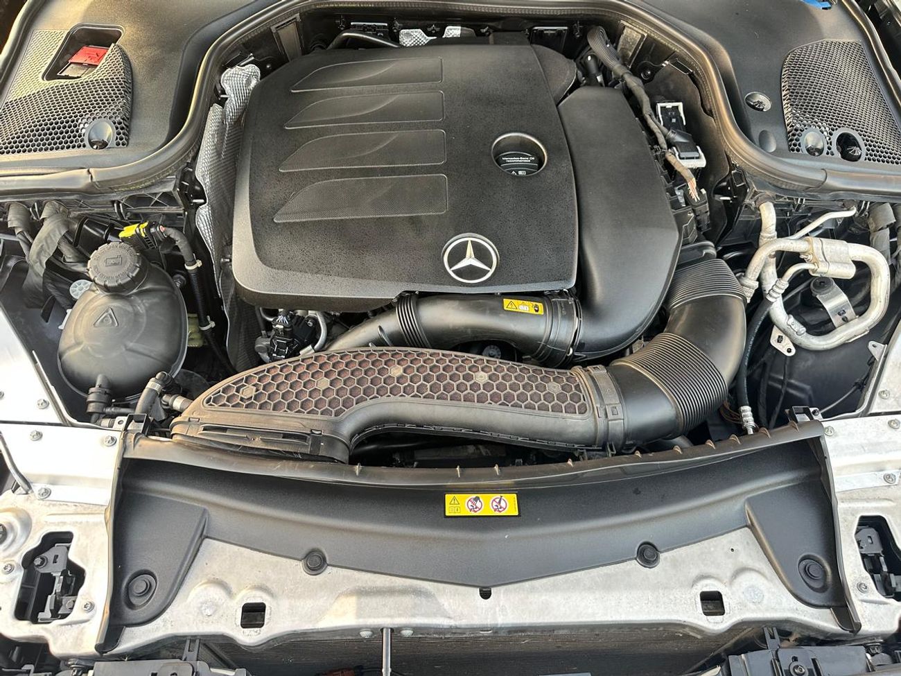 مرسيدس بنز E200 EL1 2.0L