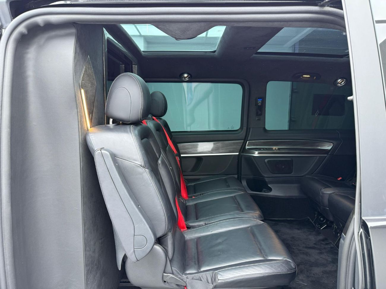 Mercedes-Benz V 250 Std 2.1L 2021 Mercedes-Benz V250,1 Year Unlimited KM  Warranty, Full Service History, GCC