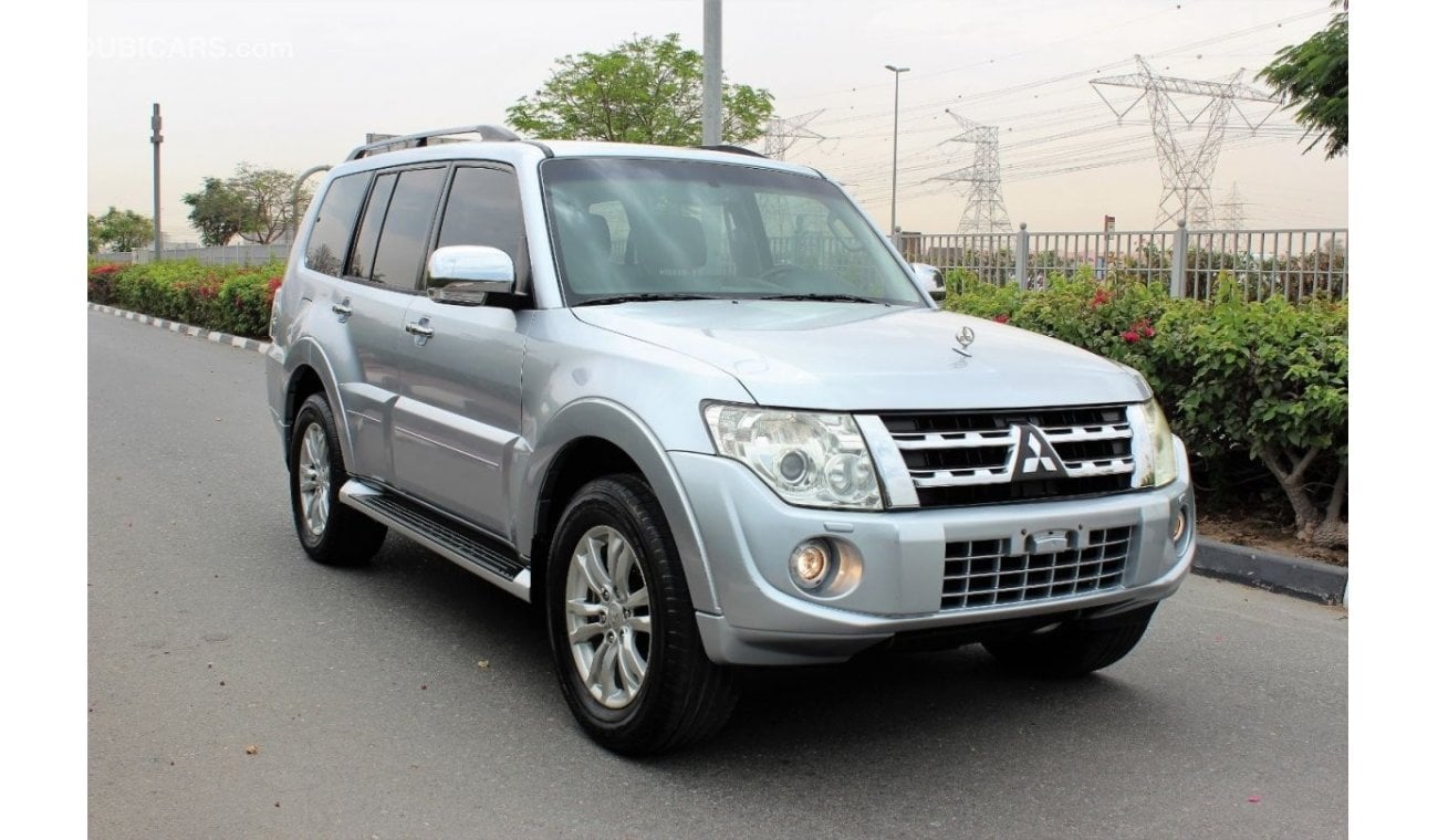 Mitsubishi Pajero 2012 / 3.8/ GCC/ FULL SERVICE HISTORY / 100% ORIGINAL PAINT