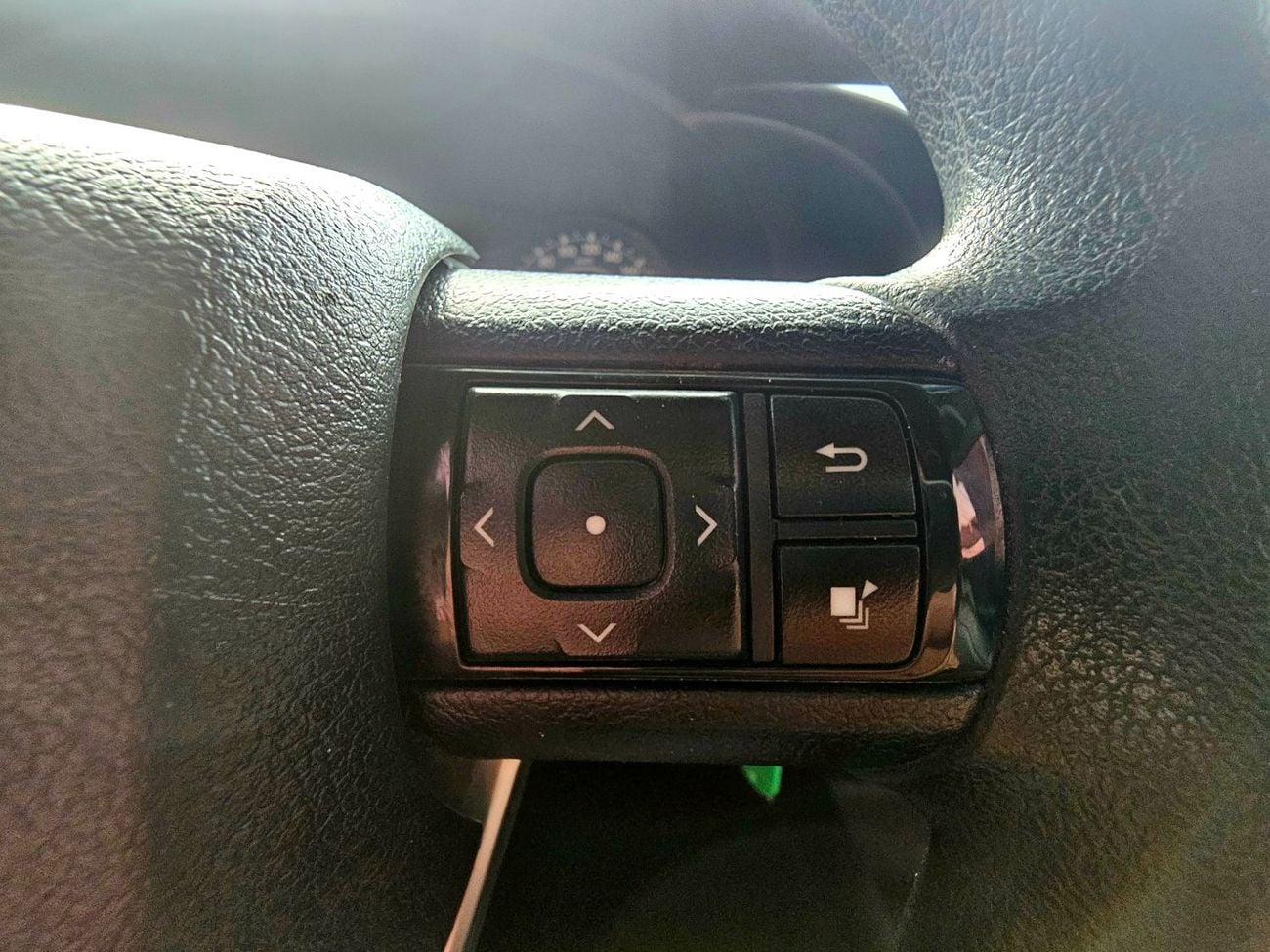 تويوتا هيلوكس ADVENTURE DIESEL / AUTO GEAR/ AUTO WINDOWS / FULL OPTION/ WIDE BODY