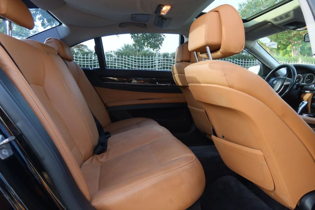 بي أم دبليو 740Li