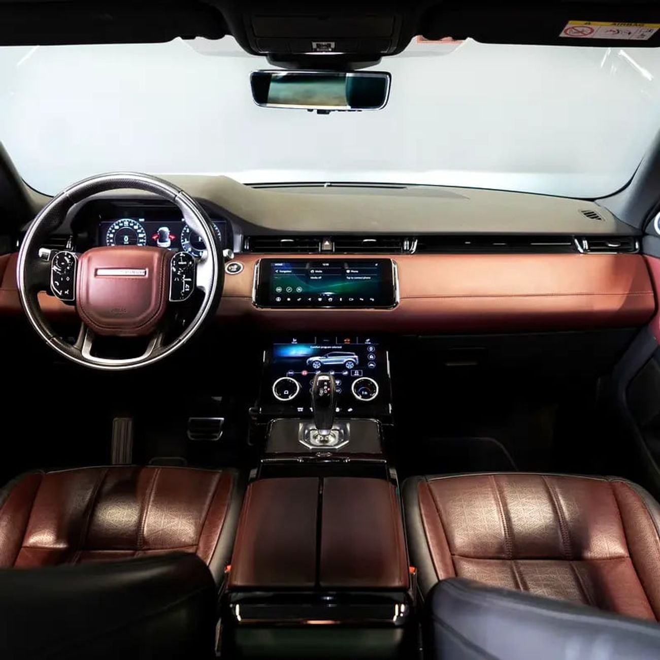 لاند روفر رانج روفر إيفوك 2,107 p.m • 0% Downpayment • Evoque R-Dynamic HSE • 1 Year Warranty