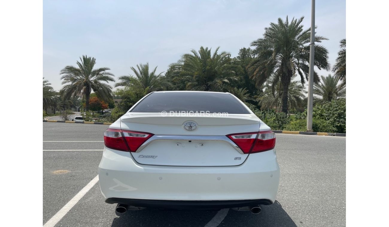 تويوتا كامري SE