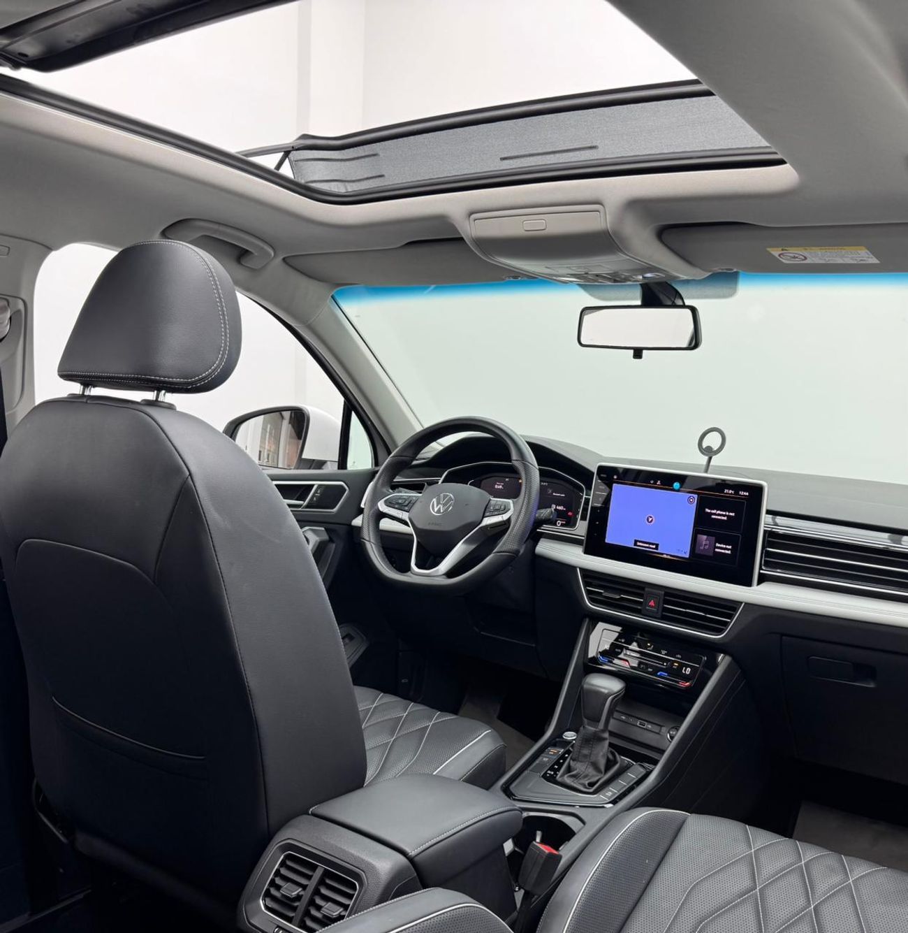 Volkswagen Tiguan 2023 Volkswagen Tiguan L 300 TSI, 1 Year Warranty, Excellent Condition