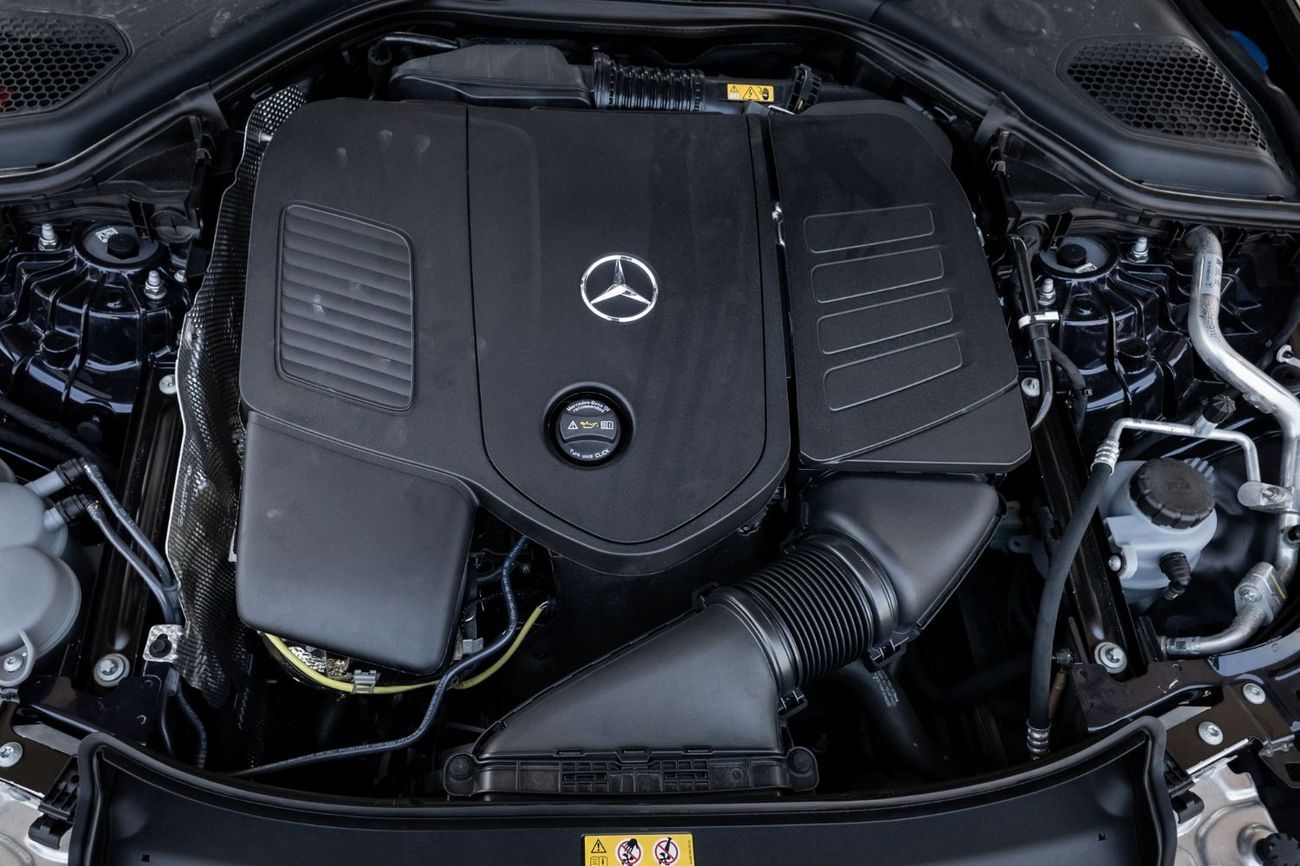 Mercedes-Benz E200 2.0L