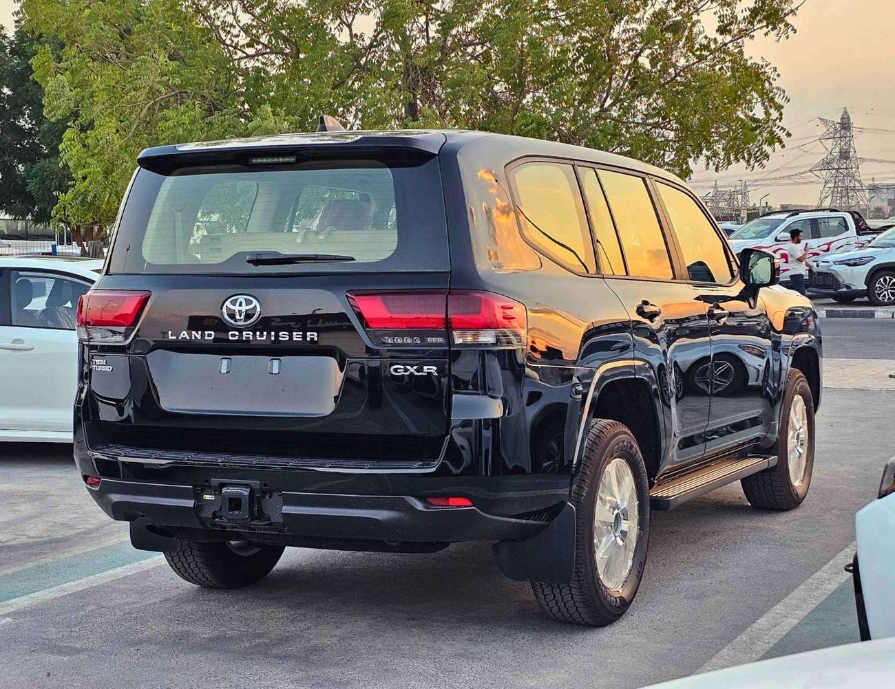 تويوتا لاند كروزر GXR TWIN TURBO / 3.5L V6 PETROL 4WD / DRIVER POWER SEAT/ FABRIC SEATS/ CODE # GXR-G