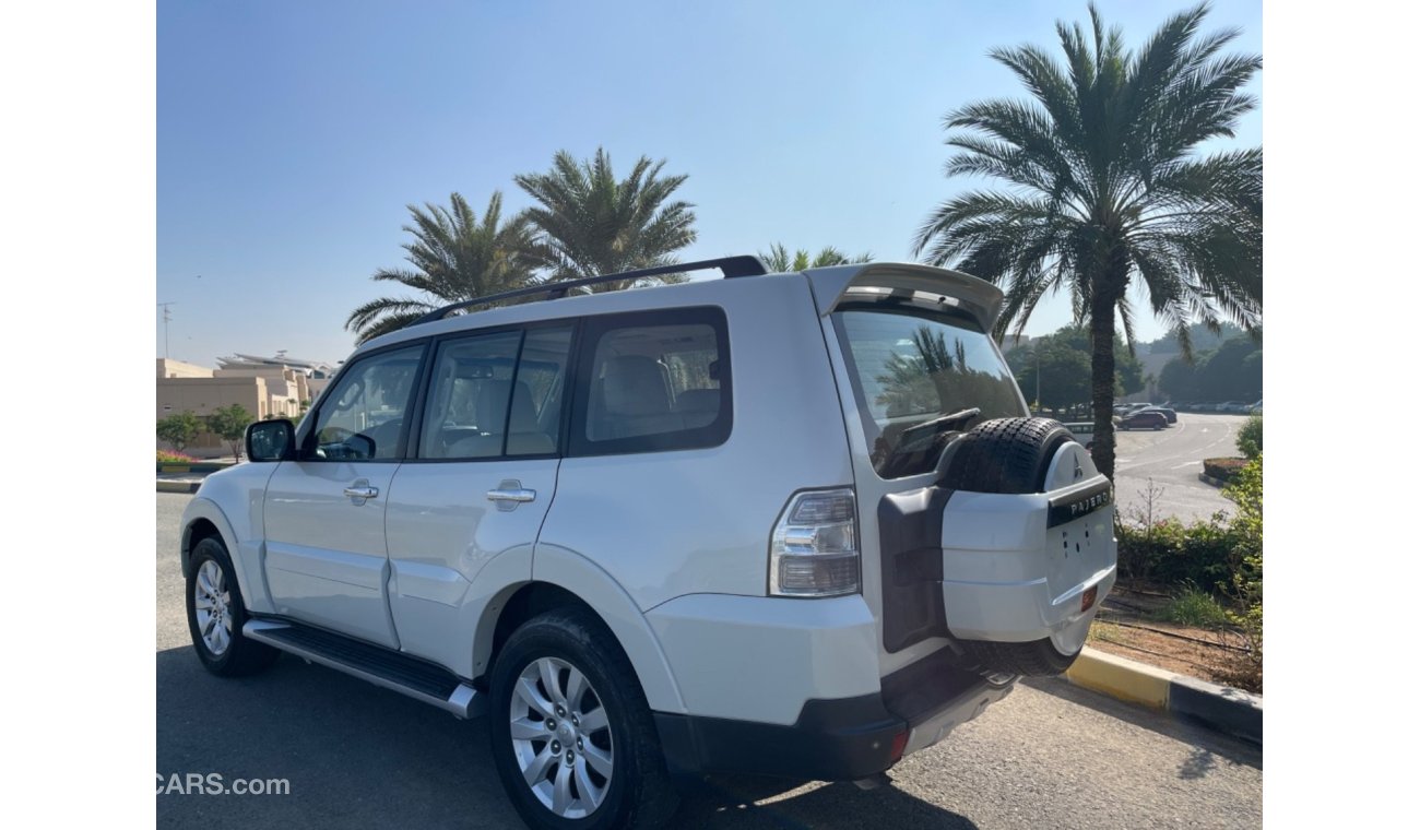 ميتسوبيشي باجيرو Mitsubishi Pajero model 2009 3,8 GCC Excellent Condition