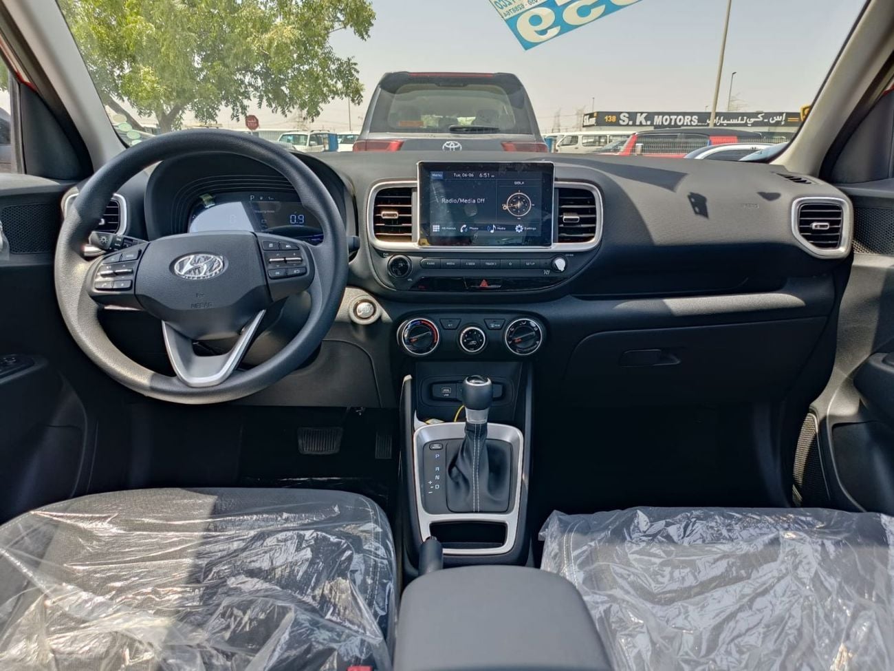 Hyundai Venue PREMIER PLUS TURBO/ 1.0L V4/ SUNROOF/ FULL OPTION (CODE # VEN10AF)