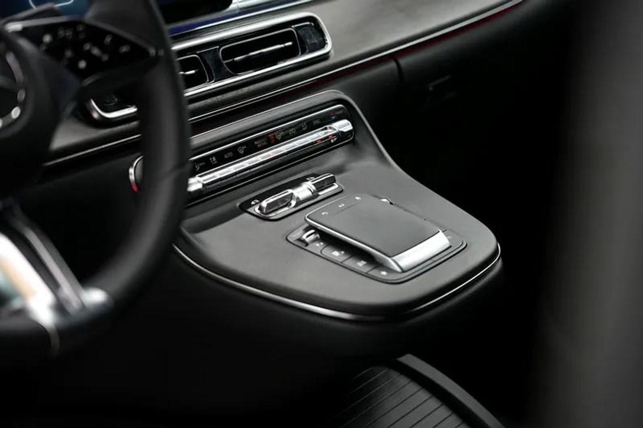 Mercedes Maybach V Class Maybach Mercede-Benz V 300 AVANTGARDE | GCC 0km | Agency Warranty | 360 View | 64 colors Ambeint Lights