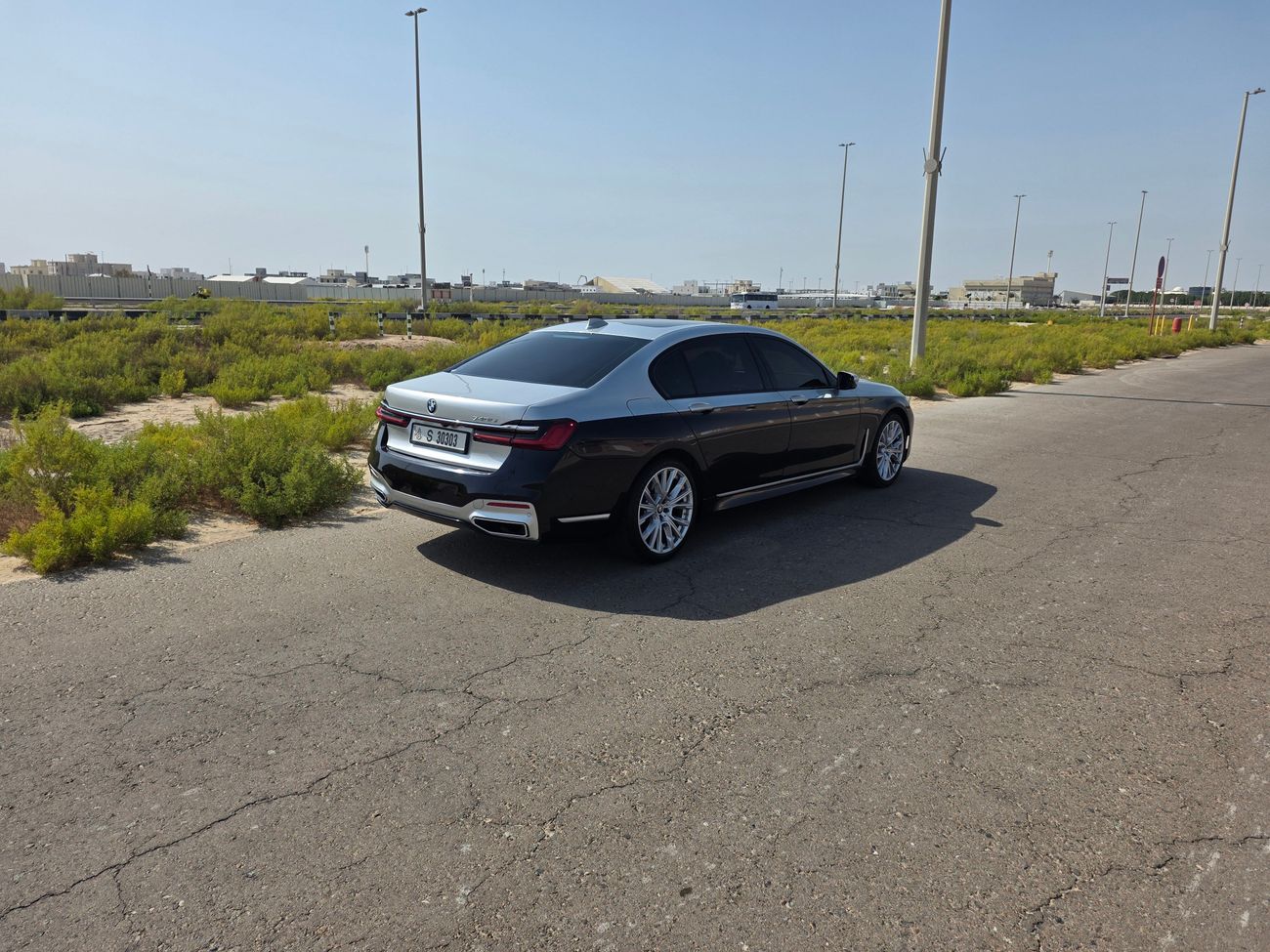 بي أم دبليو 740i