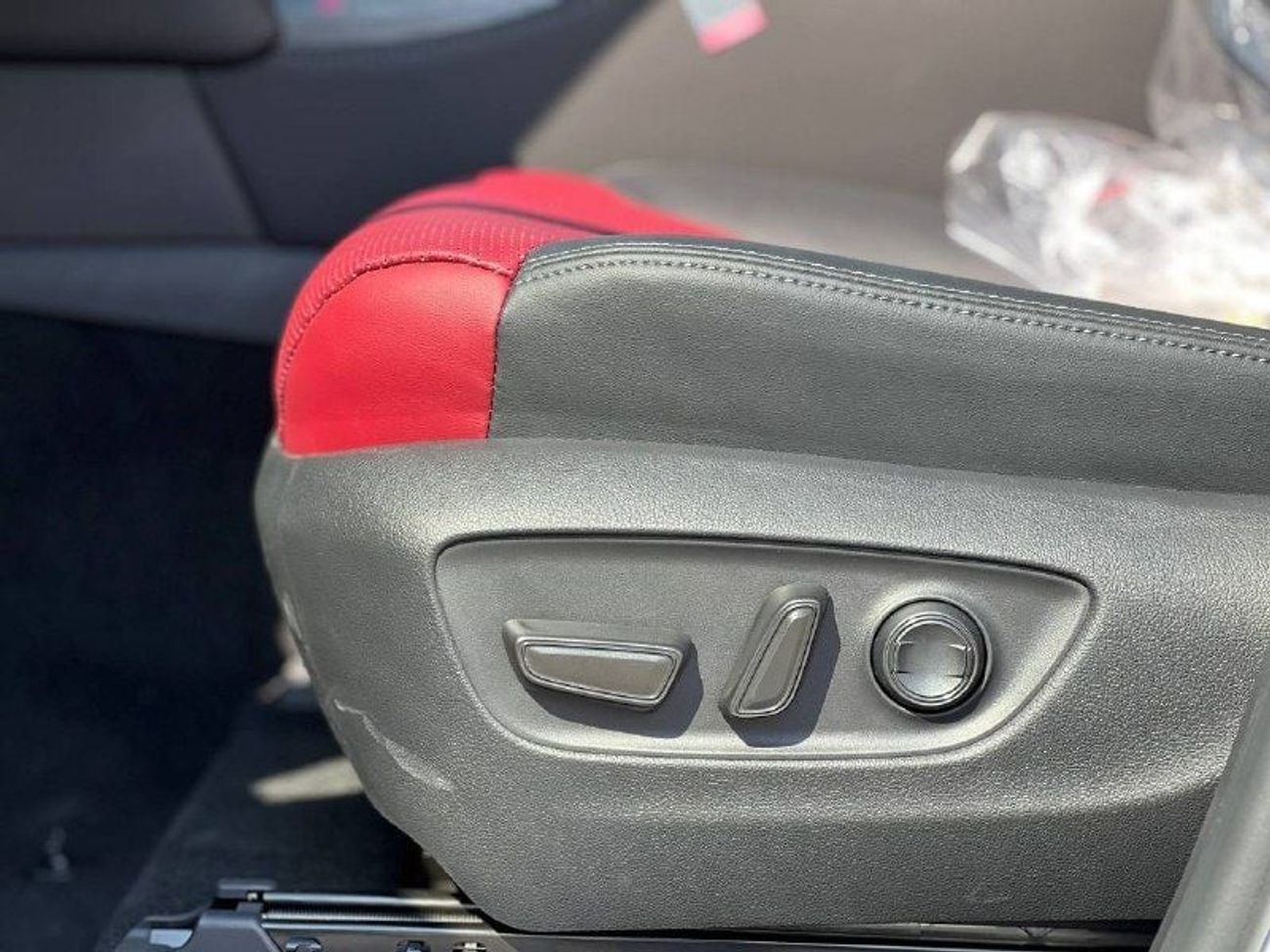 Toyota Land Cruiser VXR 3.3L DSL A/T // 2025 // FULL OPTION WITH RADAR , 360 CAMERA , LEATHER & POWER & COOLING SEATS //