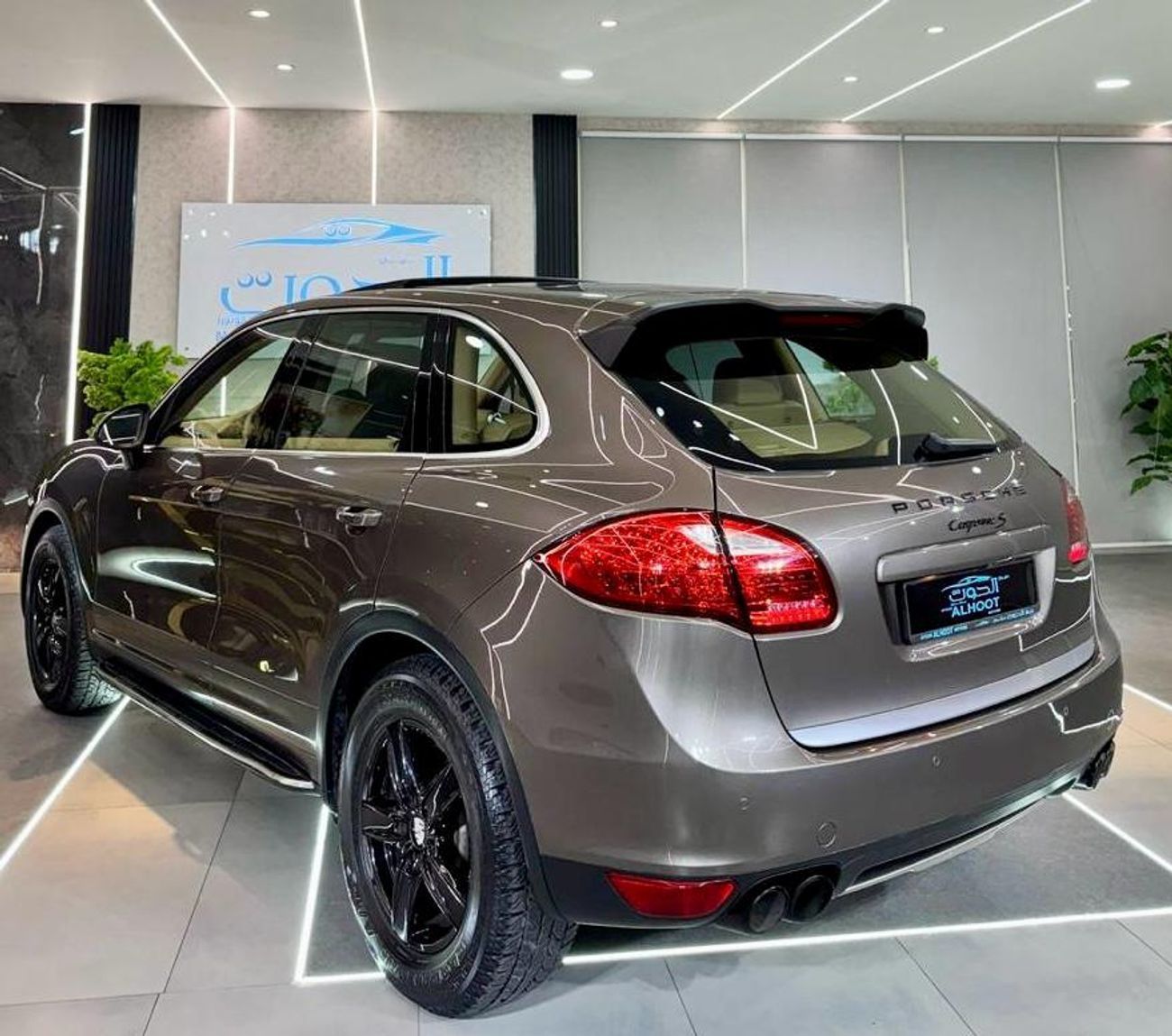 Porsche Cayenne S Platinum Edition 3.6L PORSCHE CAYENNE S V8 || GCC || FULL OPTIONS || FREE ACCIDENTS || NEW CONDITI