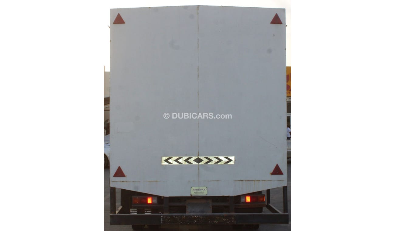 Mitsubishi Fuso Canter Mitsubishi Fuso 2017, GCC, in excellent condition, without accidents, very clean from inside and out