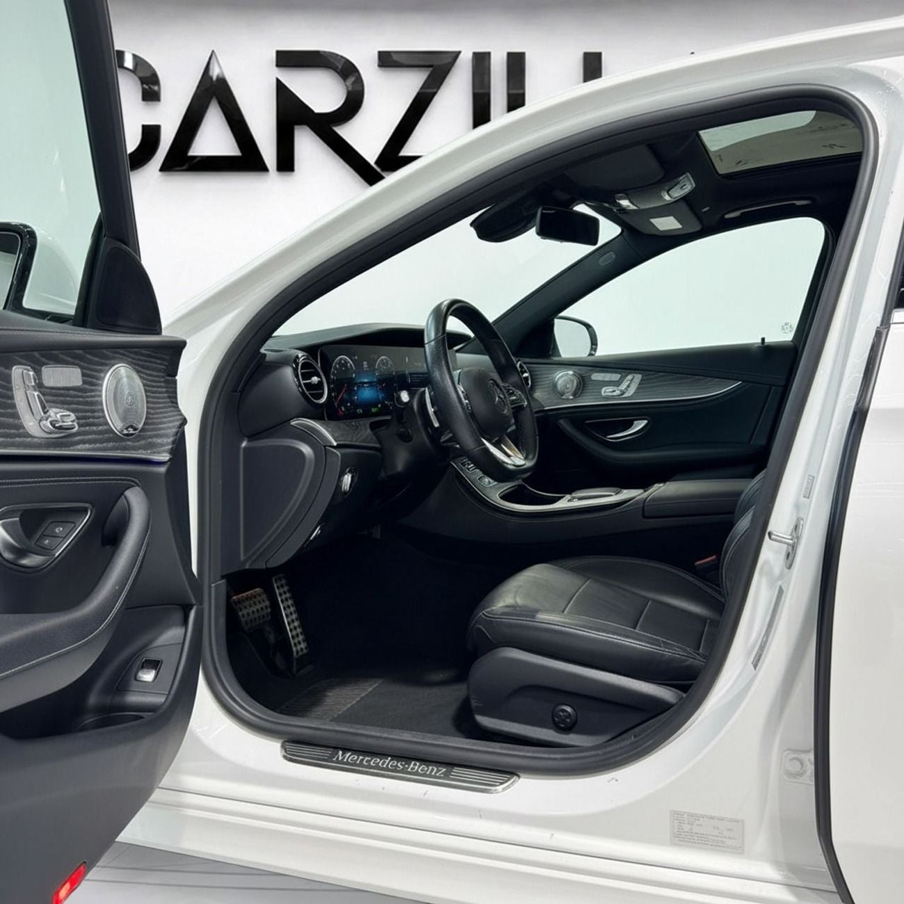 Mercedes-Benz E 350 AED 2,252 P.M l 0% Downpayment l E350 AMG l Excellent Condition