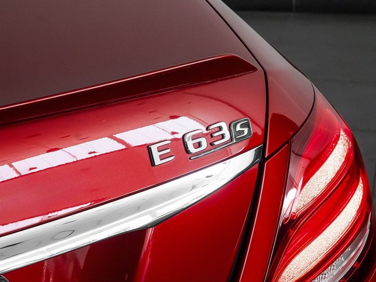 مرسيدس بنز E 63 S AMG Std 4.0L