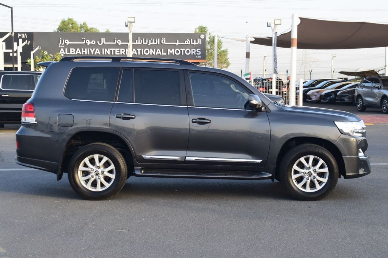 تويوتا لاند كروزر DIESEL SAHARA RIGHT HAND DRIVE YEAR 2019 GREY COLOR
