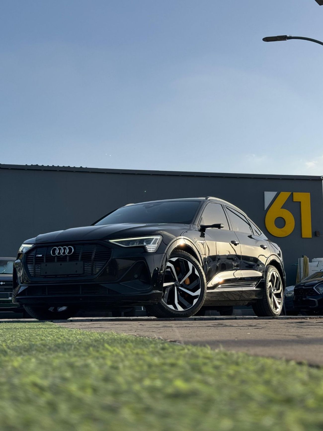 أودي Q8 إي ترون