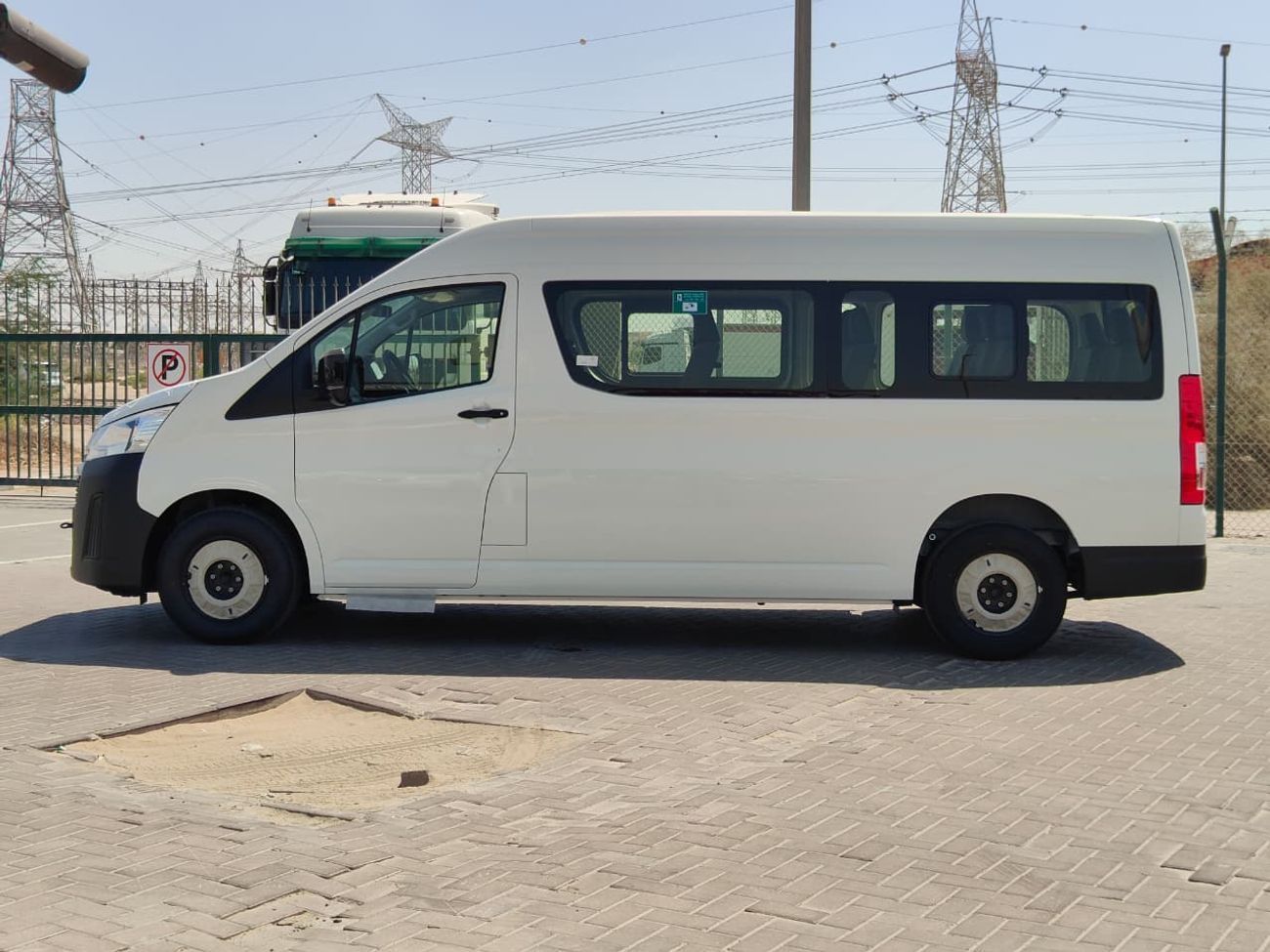Toyota Hiace 2026 Toyota Hiace DX 13-Seater 3.5L 6-Cyl Petrol Automatic Transmission RWD Export Only